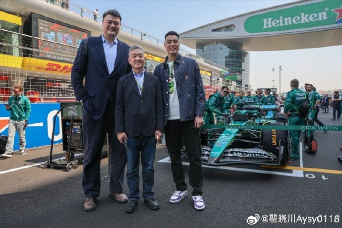 聯(lián)動F1！翟曉川曬與姚明、阿隆索、范志毅、周冠宇等的合照