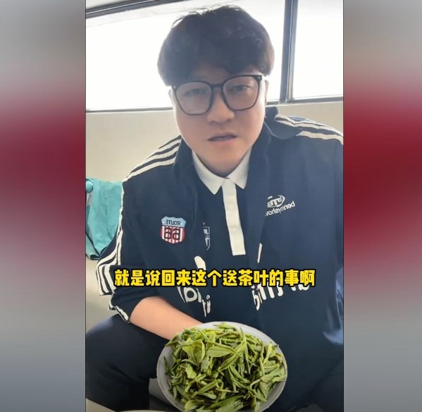 趙鵬：不太清楚賈秀全要球員買茶葉的段子，但這在現(xiàn)實中也正常