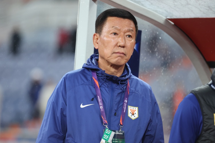崔康熙：間歇期被抽調(diào)了很多球員訓(xùn)練受影響，國腳每人狀態(tài)不同