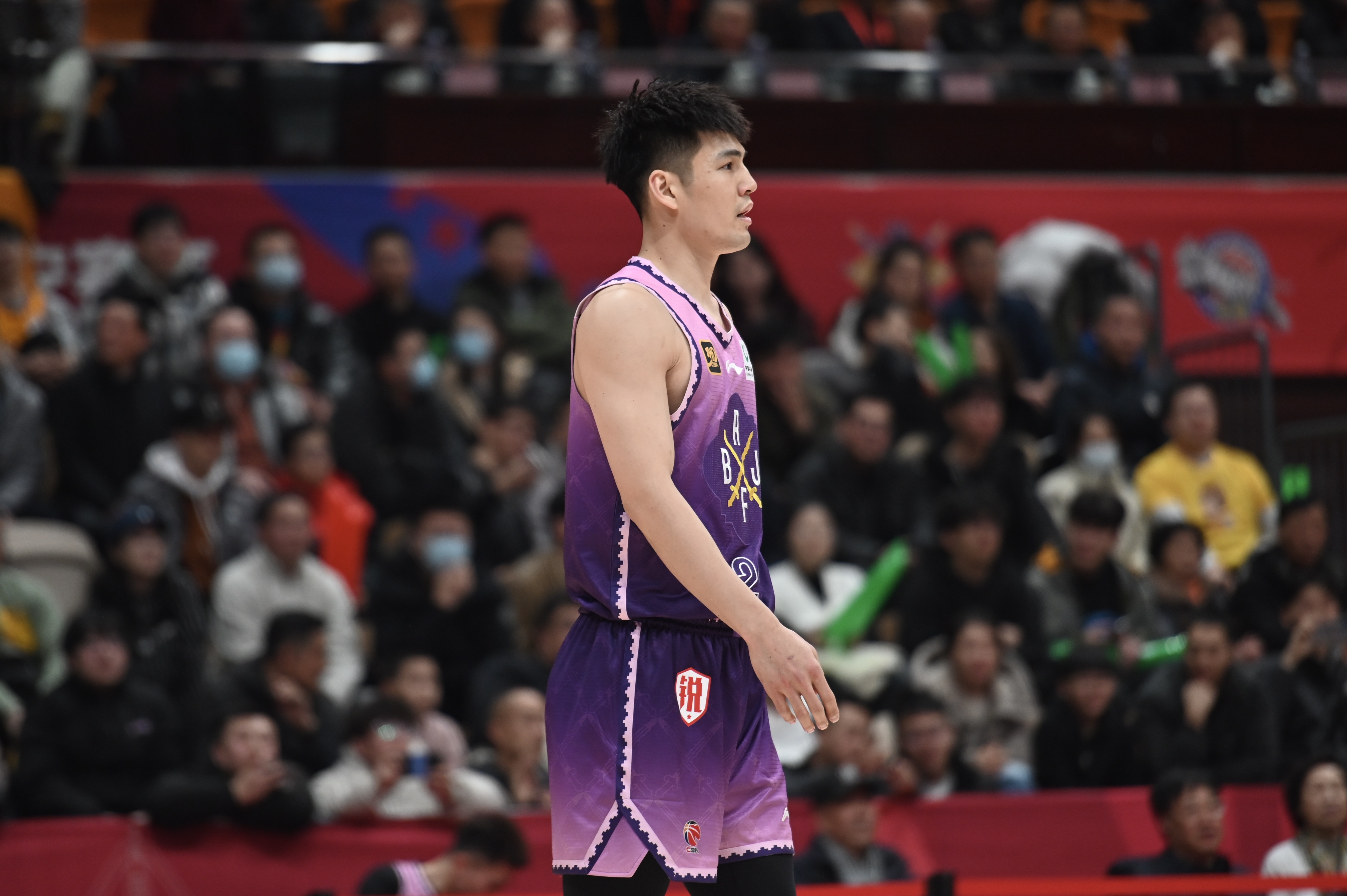 表現(xiàn)可以！陳國豪8中5拿到13分3板1斷