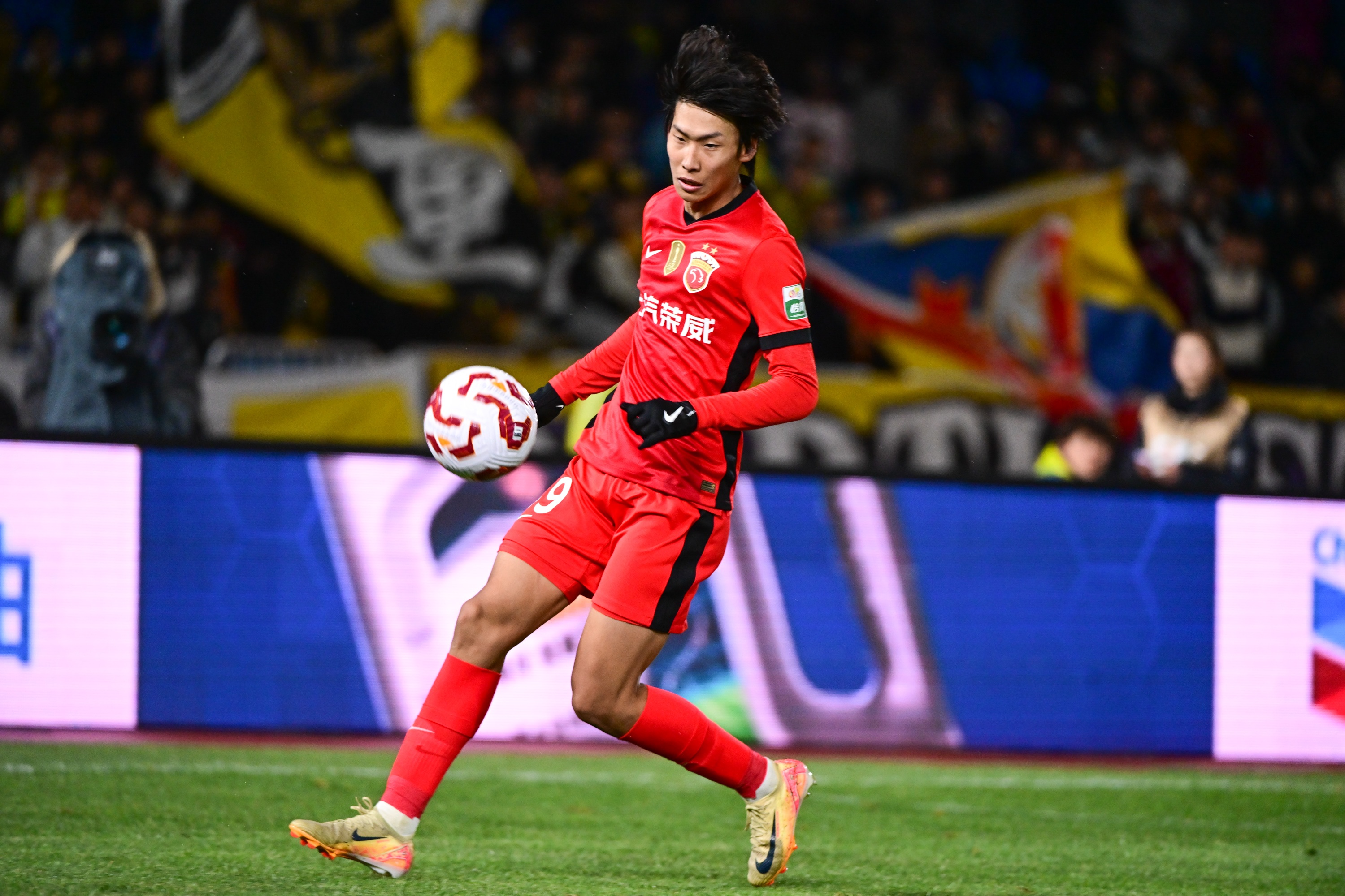 記者：李新翔、王鈺棟也要感謝B名單制度，以前的U23政策是奇葩